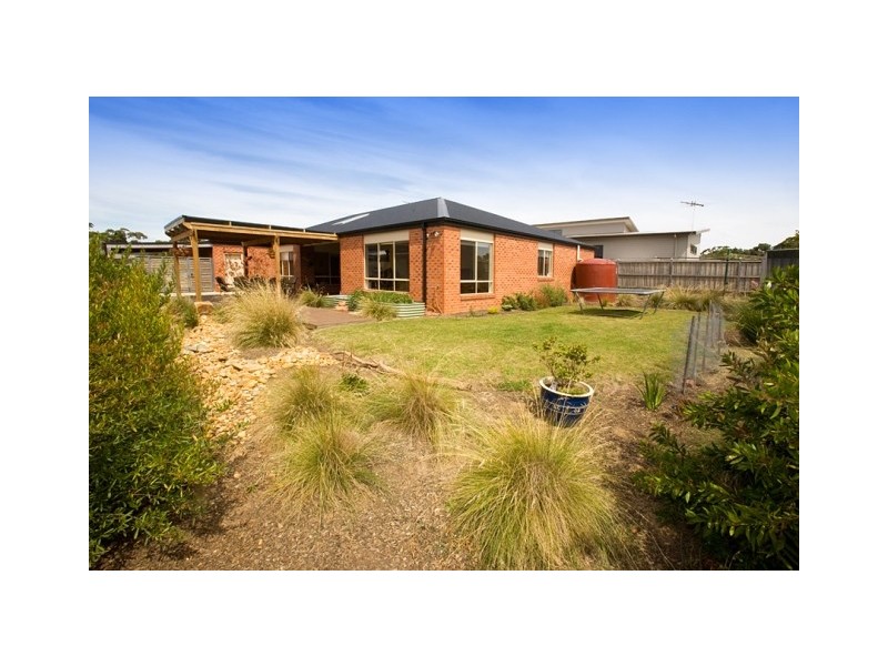 38 Seagrove Way, Cowes VIC 3922