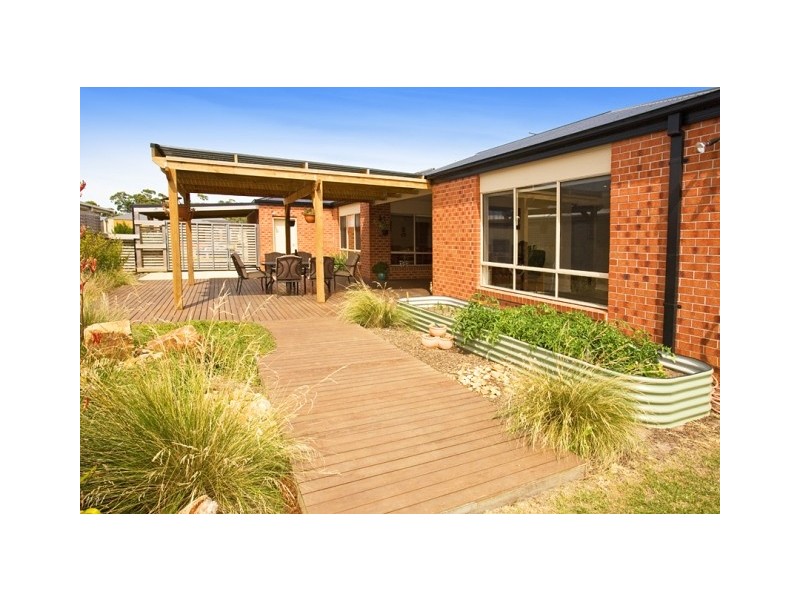 38 Seagrove Way, Cowes VIC 3922
