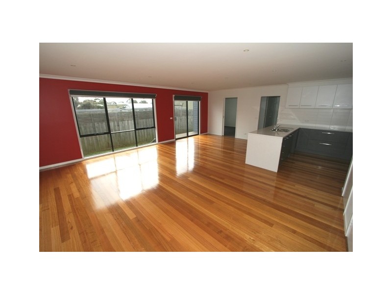 2/9 Goondiwindi Drive, Cowes VIC 3922