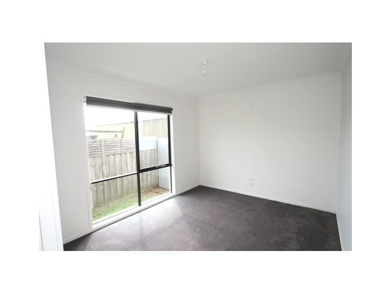 2/9 Goondiwindi Drive, Cowes VIC 3922