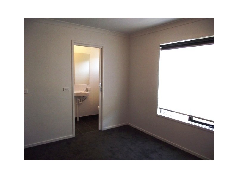 2/9 Goondiwindi Drive, Cowes VIC 3922