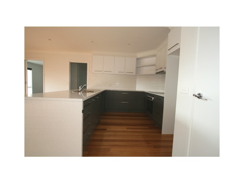 2/9 Goondiwindi Drive, Cowes VIC 3922