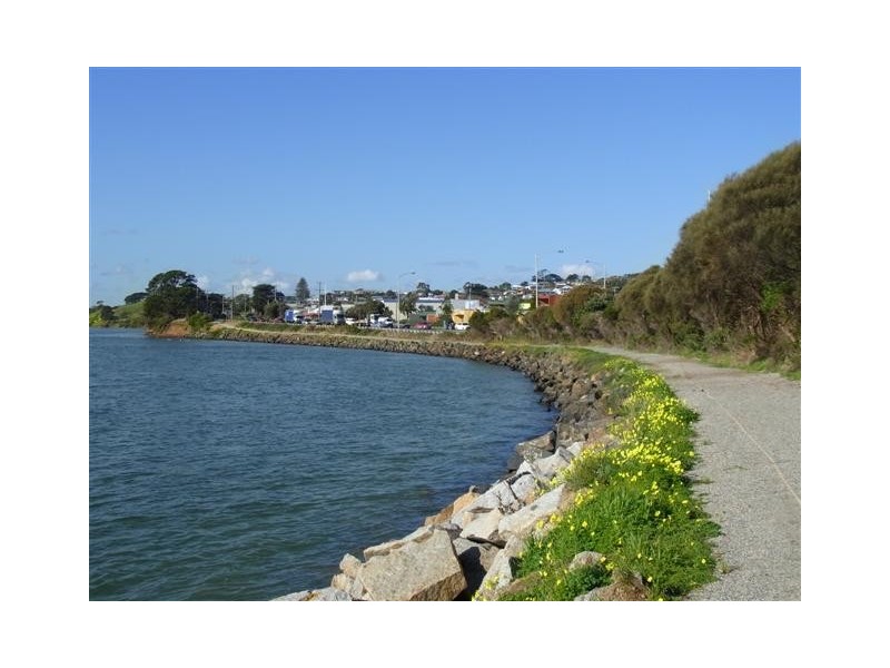 79-81 Phillip Island Road, San Remo VIC 3925