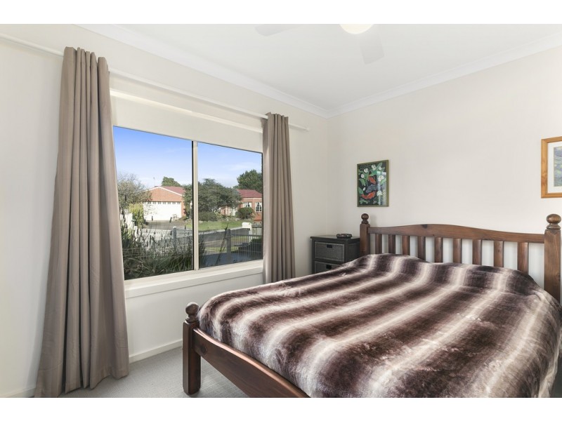 2 Acacia Close, Cowes VIC 3922