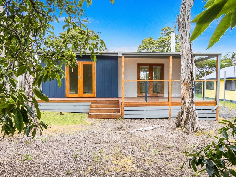 17 Ti Tree Drive, Cowes VIC 3922