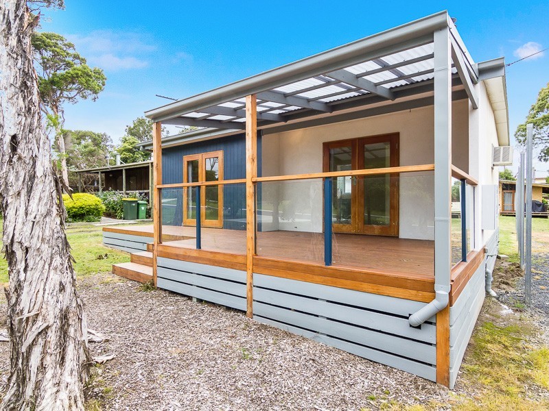 17 Ti Tree Drive, Cowes VIC 3922