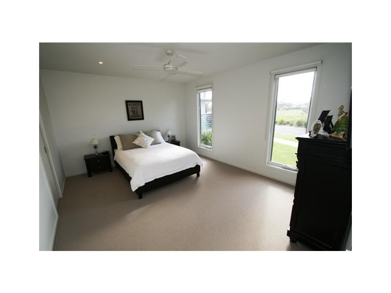 12 Currawong Close, Cowes VIC 3922