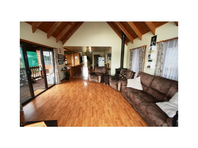 19 Terry Crescent, Wimbledon Heights VIC 3922