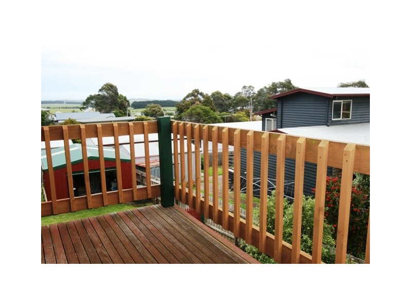 19 Terry Crescent, Wimbledon Heights VIC 3922