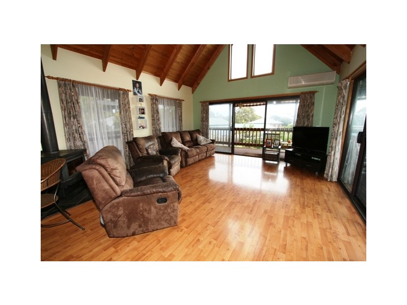 19 Terry Crescent, Wimbledon Heights VIC 3922