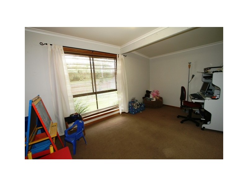 19 Terry Crescent, Wimbledon Heights VIC 3922