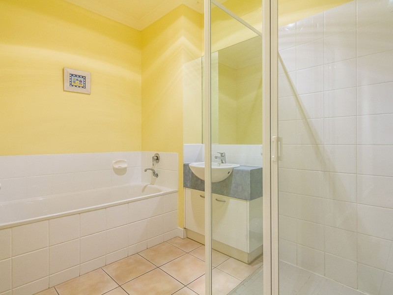 Apt 12/16 The Esplanade, Cowes VIC 3922