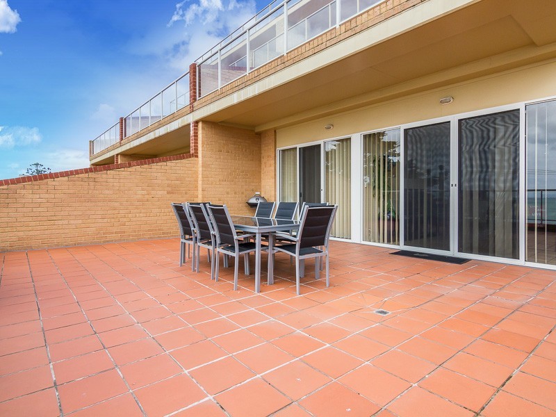 Apt 12/16 The Esplanade, Cowes VIC 3922