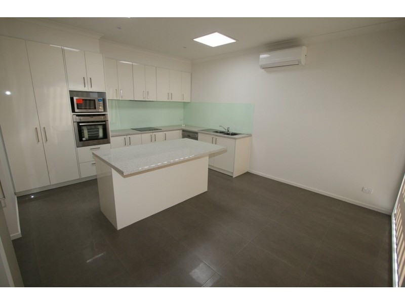 2/9 Douglas Road, Cowes VIC 3922