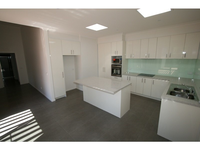 2/9 Douglas Road, Cowes VIC 3922