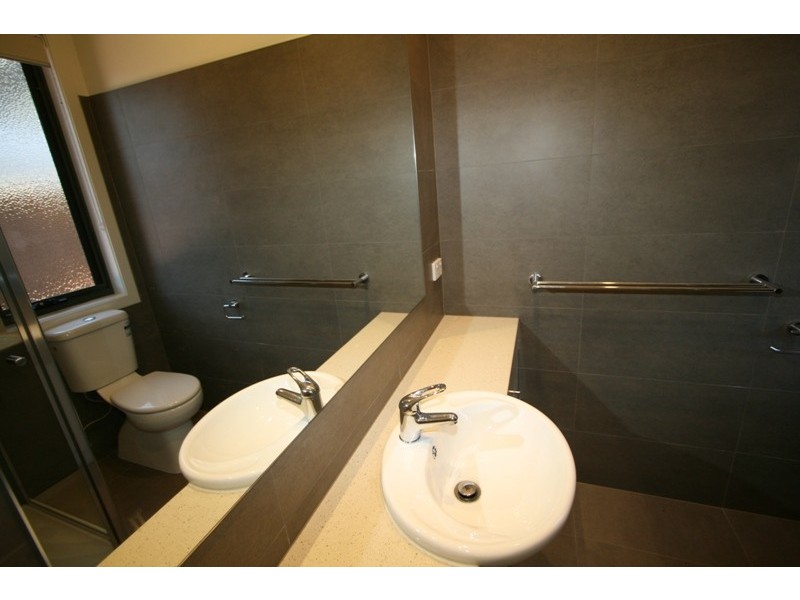 2/9 Douglas Road, Cowes VIC 3922