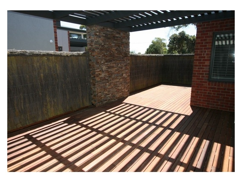 2/9 Douglas Road, Cowes VIC 3922