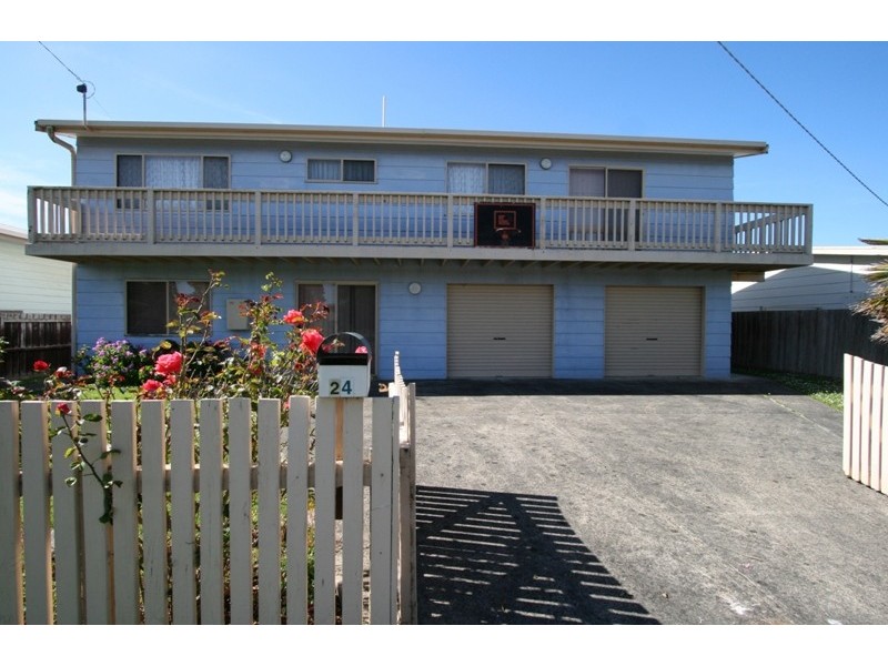 24 Carapooka Way, Cowes VIC 3922