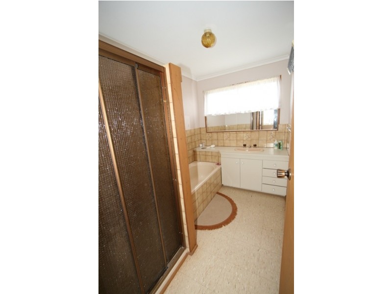 24 Carapooka Way, Cowes VIC 3922