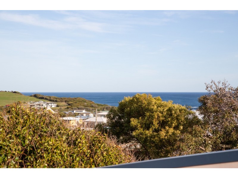 29 Hollywood Crescent, Smiths Beach VIC 3922