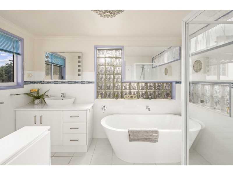 29 Hollywood Crescent, Smiths Beach VIC 3922