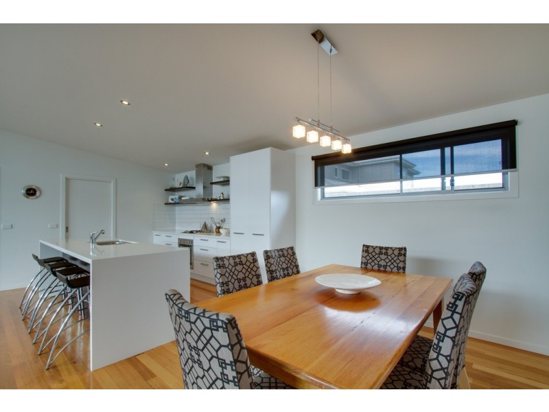 3 Cove Place, Cowes VIC 3922