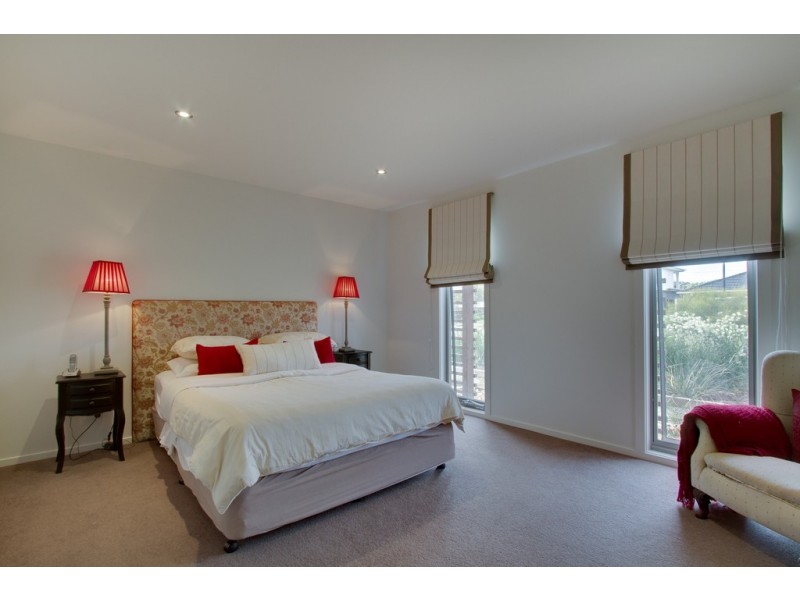 3 Cove Place, Cowes VIC 3922