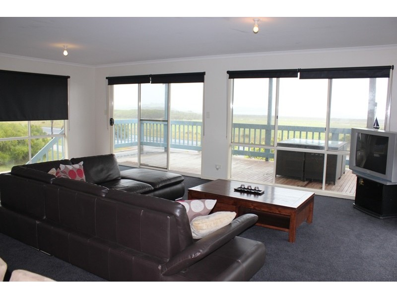 1/141 Phillip Island Road, Surf Beach VIC 3922