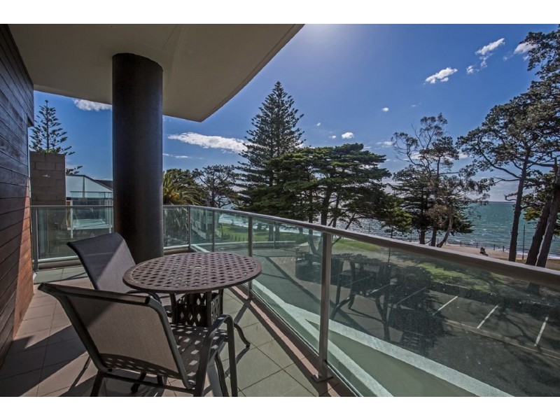 240/1 The Esplanade, Cowes VIC 3922