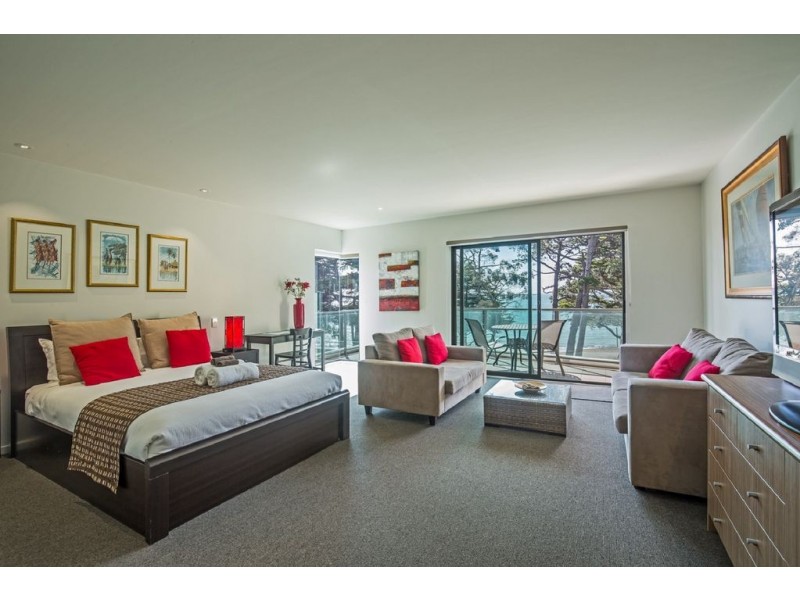 240/1 The Esplanade, Cowes VIC 3922