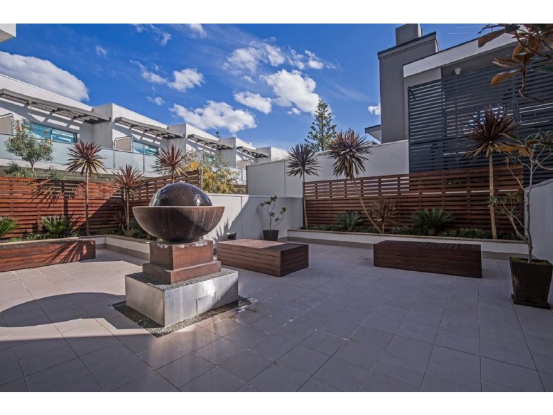 240/1 The Esplanade, Cowes VIC 3922