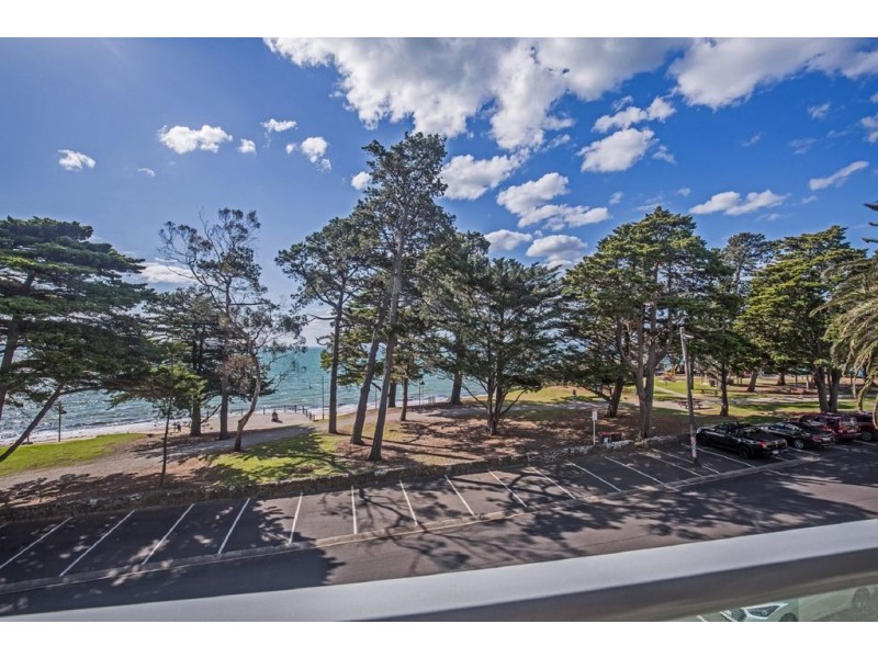 240/1 The Esplanade, Cowes VIC 3922