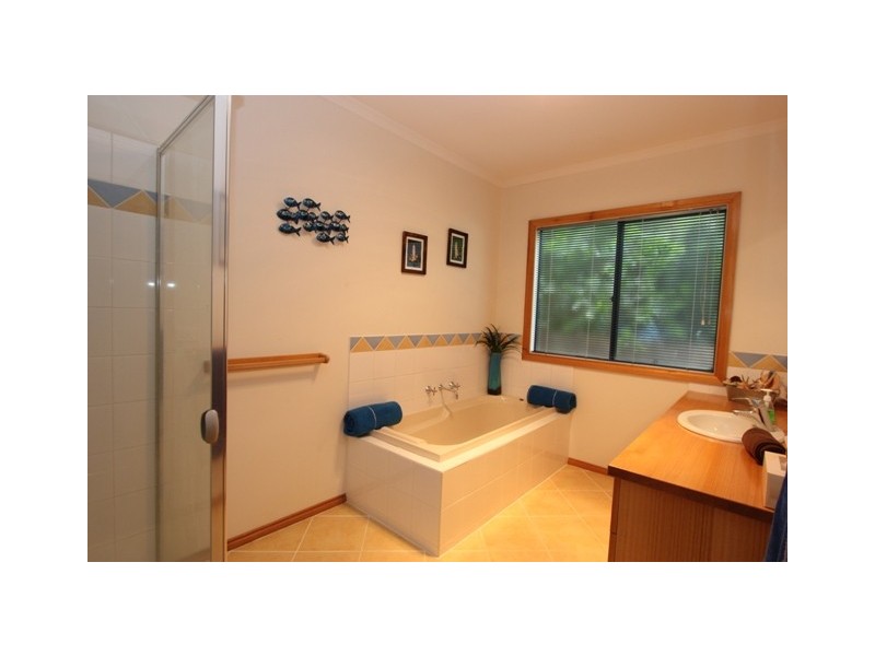 14 Clipper Crescent, Sunset Strip VIC 3922