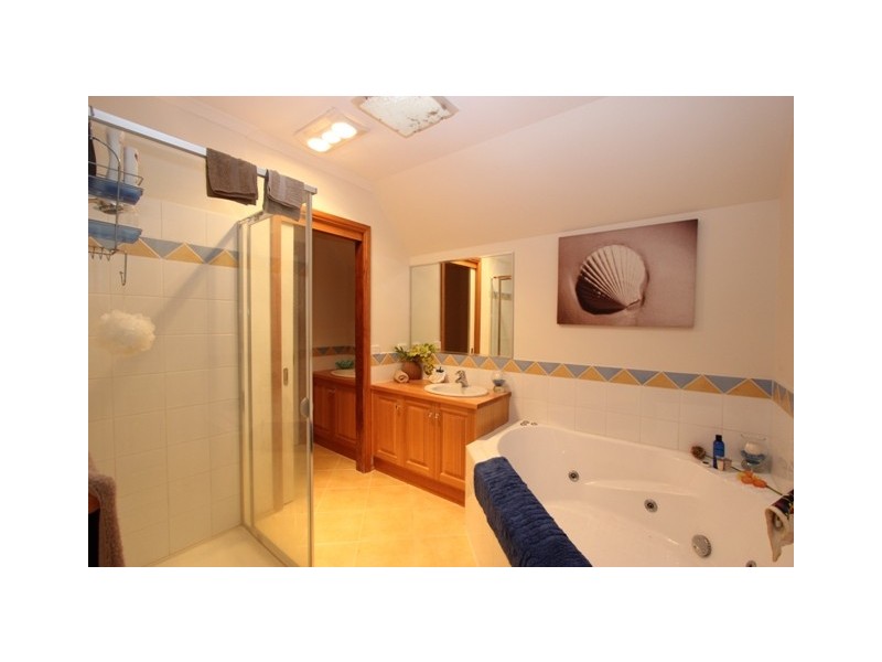 14 Clipper Crescent, Sunset Strip VIC 3922