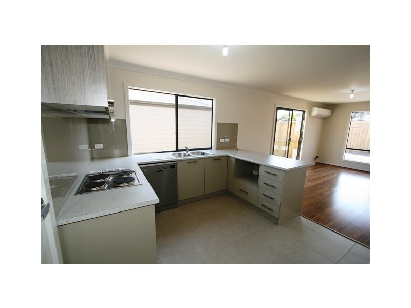 2/260 Church Street, Cowes VIC 3922