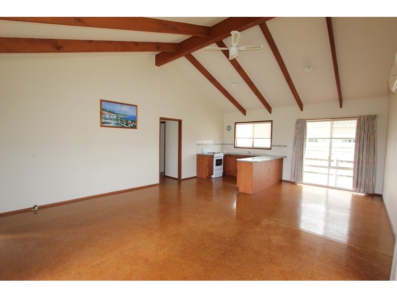 1 Sinclair Avenue, Surf Beach VIC 3922