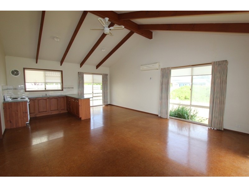 1 Sinclair Avenue, Surf Beach VIC 3922