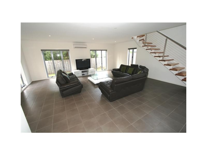 2/25 Jenner Avenue, Cowes VIC 3922