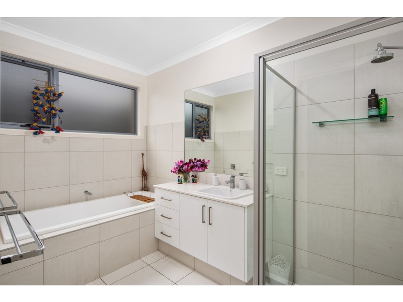8 Sanctuary Drive, Cowes VIC 3922