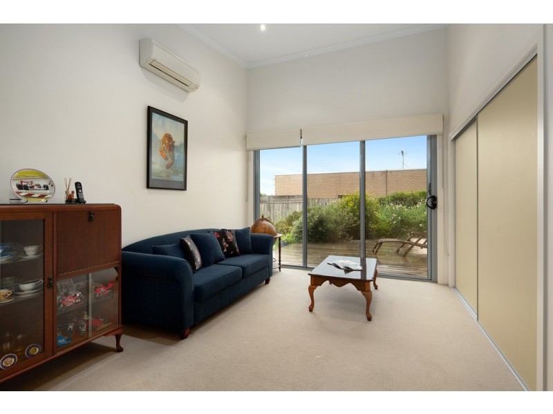 8 Sanctuary Drive, Cowes VIC 3922