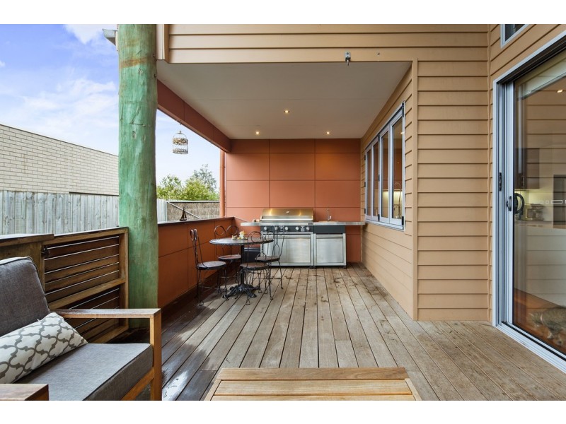 8 Sanctuary Drive, Cowes VIC 3922