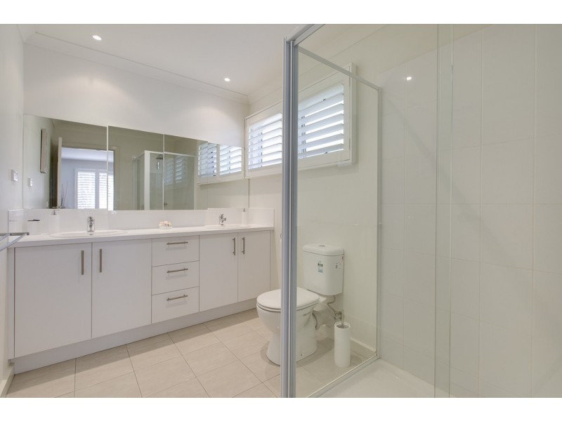 16 Woodland Avenue, Silverleaves VIC 3922