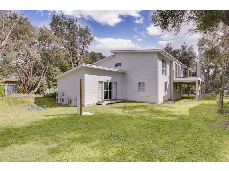 16 Woodland Avenue, Silverleaves VIC 3922