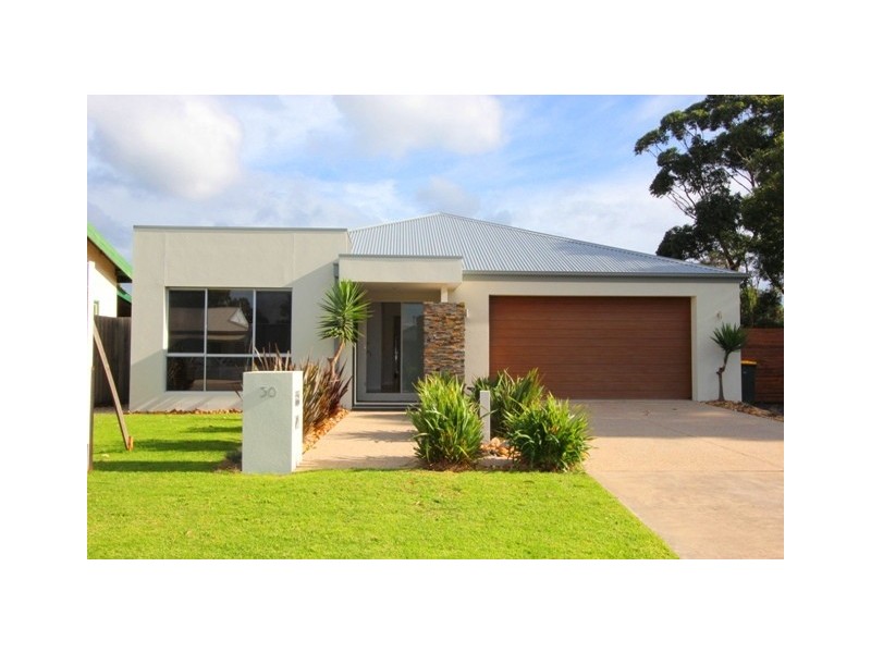 30 Highland Avenue, Cowes VIC 3922