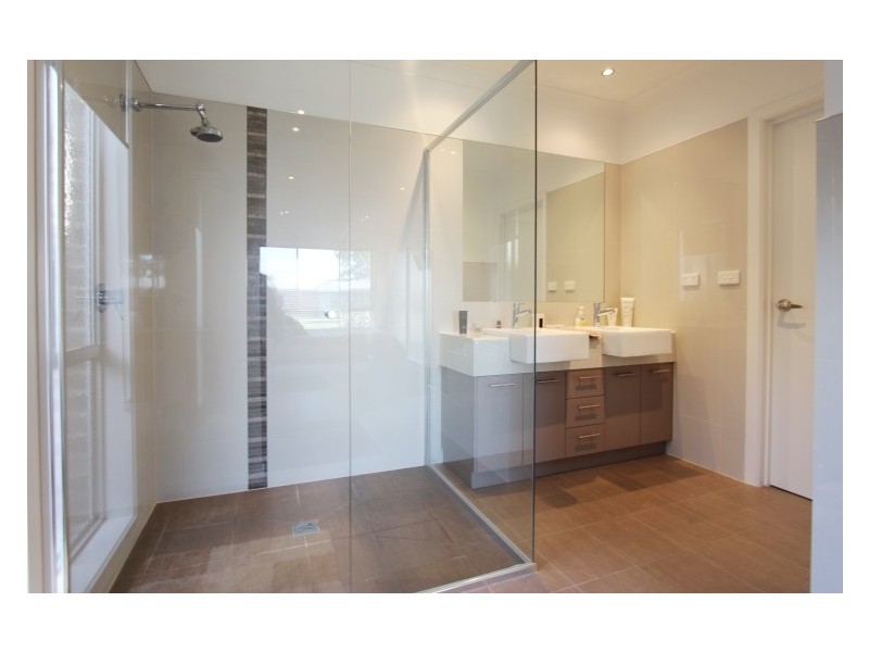 30 Highland Avenue, Cowes VIC 3922