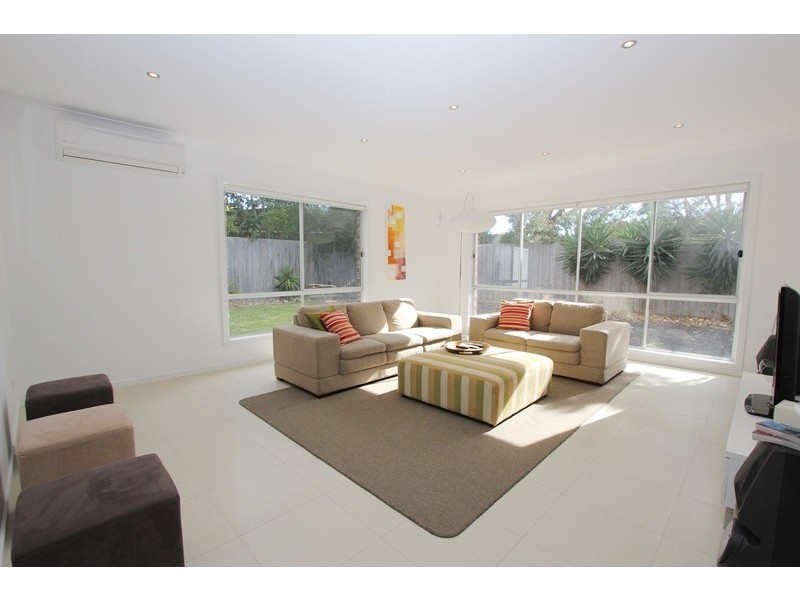 30 Highland Avenue, Cowes VIC 3922