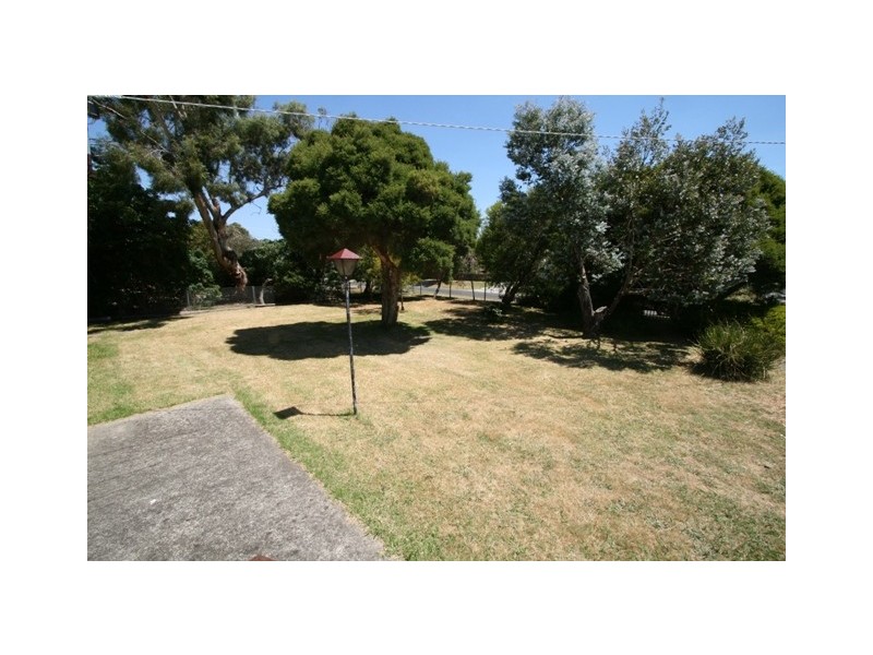 15 Monash Avenue, Cowes VIC 3922