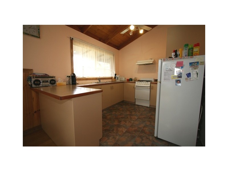 16 Pine Avenue, Cowes VIC 3922