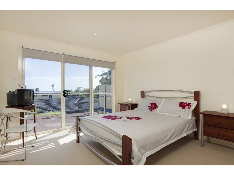 2/6 McHaffie Drive, Cowes VIC 3922