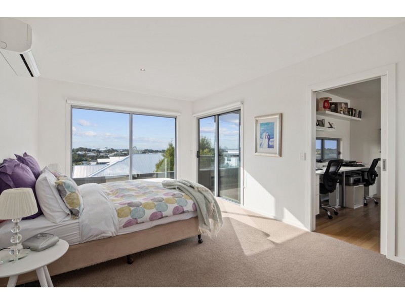 23 Echidna Grove, Cowes VIC 3922
